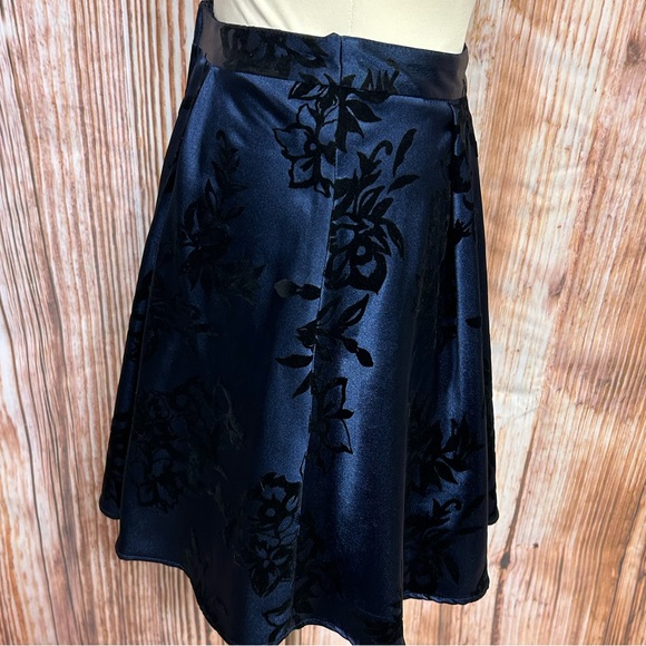 B. Darlin Blue Mini Skirt Black Velvet Flowers - Picture 6 of 10